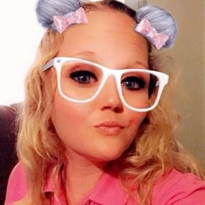 Meet your Posher, Desiree